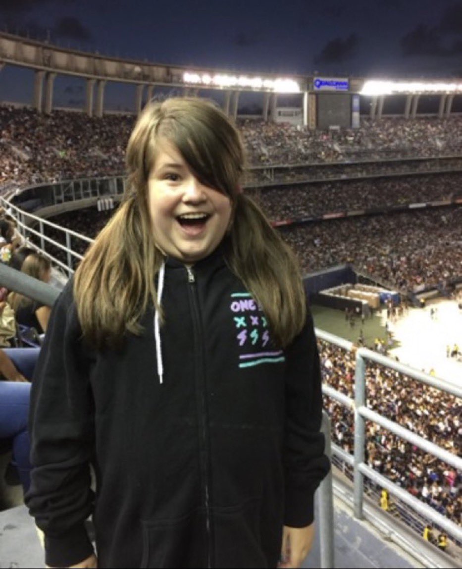 katseyesos's tweet image. 9 years ago :) #9YearsOf5SOS #babysos