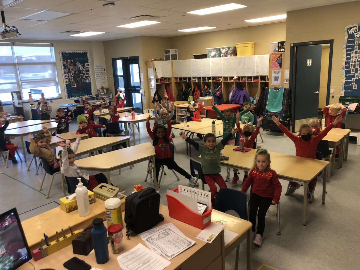 MissRibeiro5's tweet photo. Today our class kicked off the start of Kindergarten Spirit days (every Thursday) starting with Red &amp; Green day! #christmasspirit #redandgreenday #Kindergarten @shcsparis looking forward to Christmas sweater day next week 😁 https://t.co/FWVJxrqkTQ