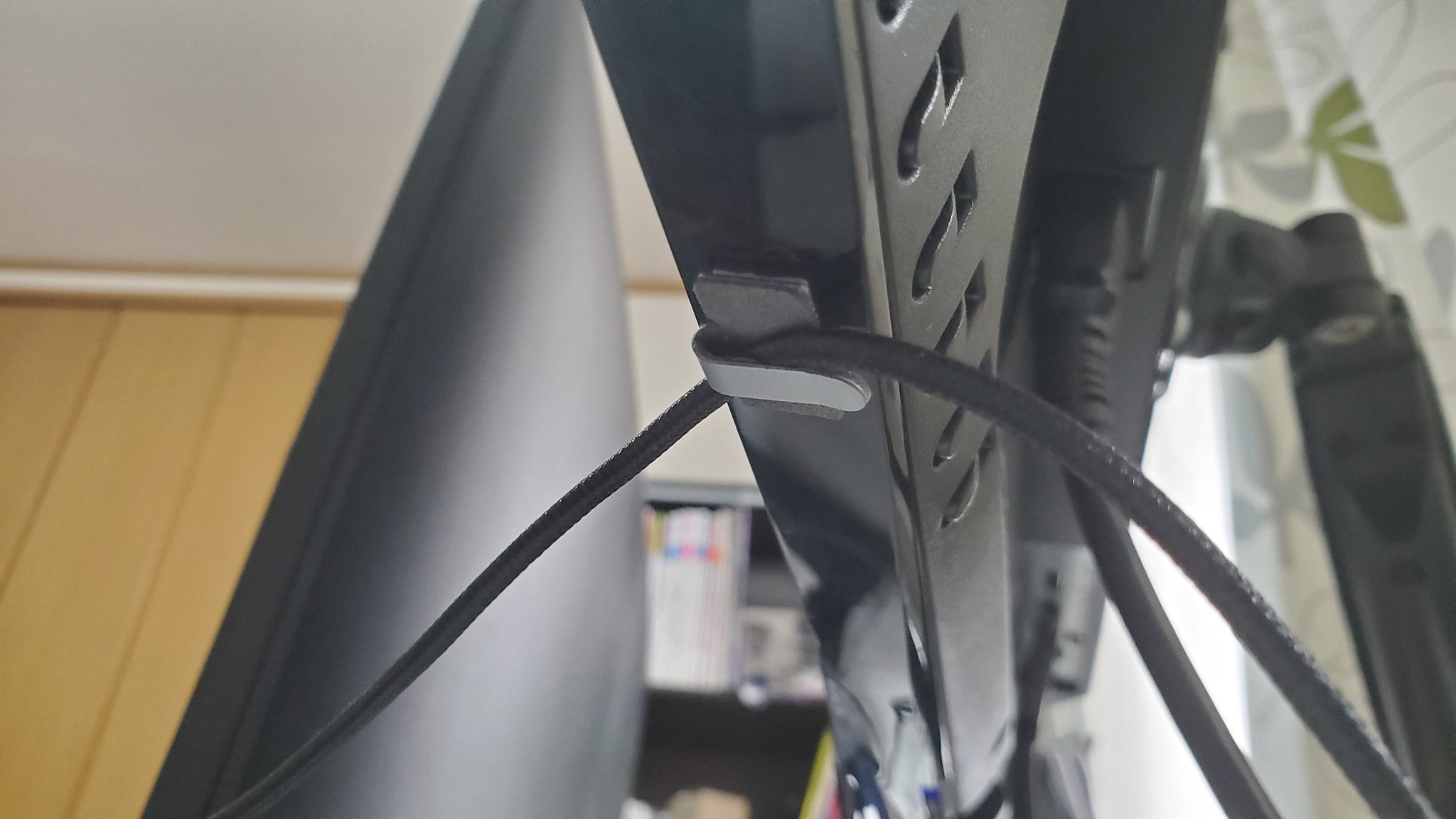 よつば ちなみに百均で買えるクリップをマウスバンジー代わりにするのオススメです よつば ちなみに百均で買えるクリップをマウスバンジー代わりにするのオススメです