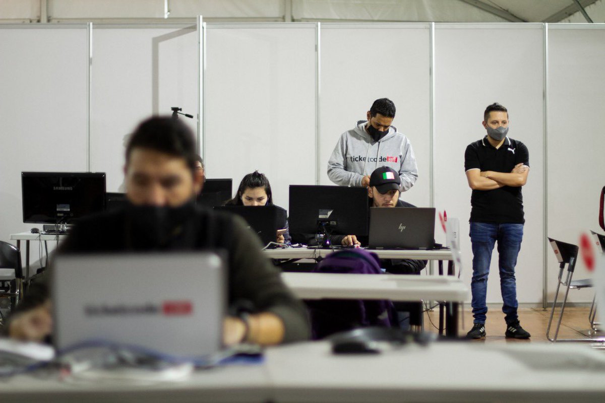 TicketCode's tweet image. Terminó la décima edición de #Colombia40 que reunió a más de 200 conferencistas de todas partes del mundo, durante 3 días, a través del mundo virtual 💻#TicketcodeLive. Una jornada extenuante pero muy gratificante ¡Gracias equipo por hacer posible esta experiencia! 💪🏻