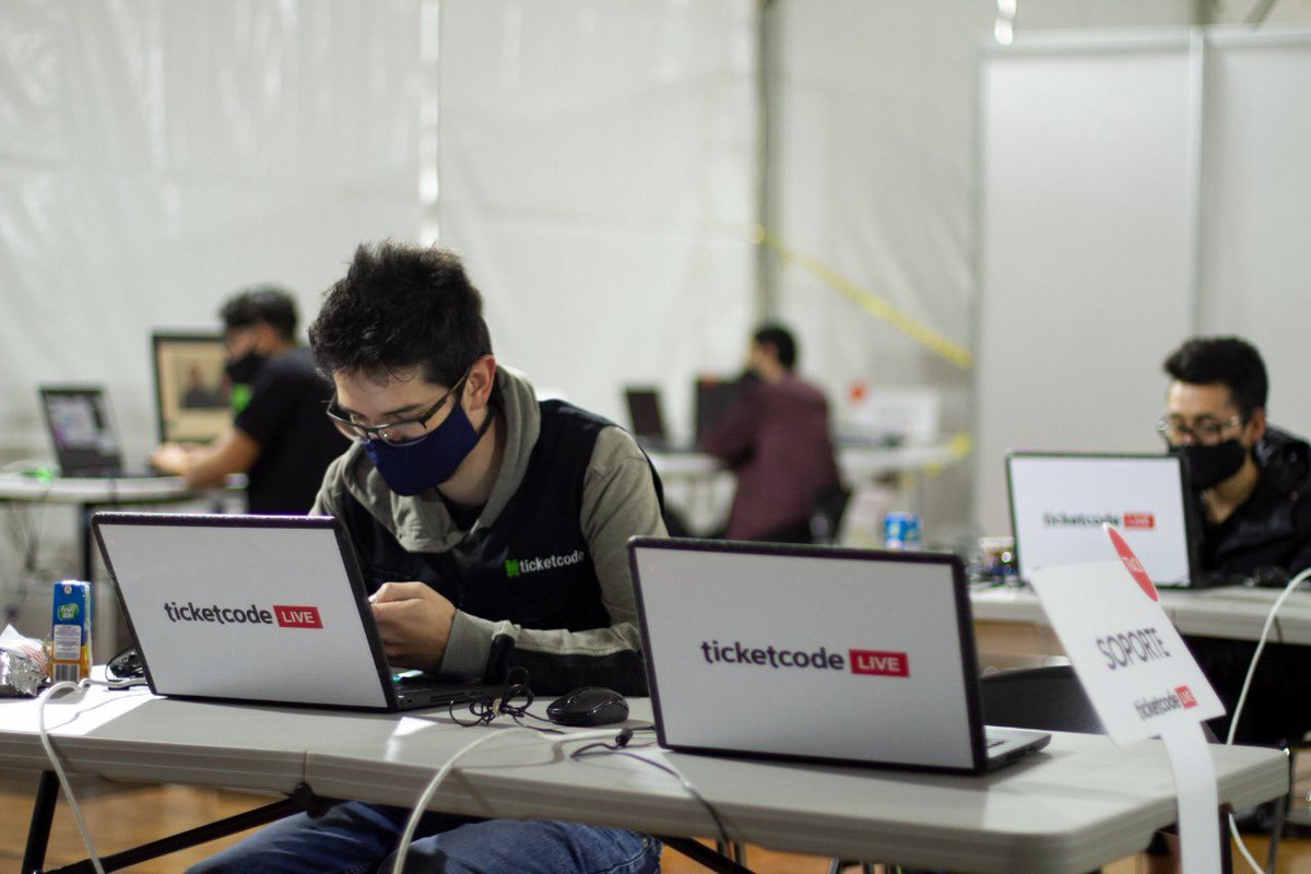 TicketCode's tweet image. Terminó la décima edición de #Colombia40 que reunió a más de 200 conferencistas de todas partes del mundo, durante 3 días, a través del mundo virtual 💻#TicketcodeLive. Una jornada extenuante pero muy gratificante ¡Gracias equipo por hacer posible esta experiencia! 💪🏻
