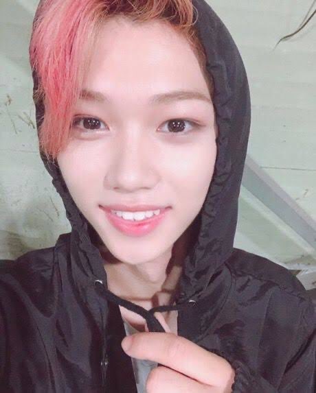 how to make your twitter pink; a thread