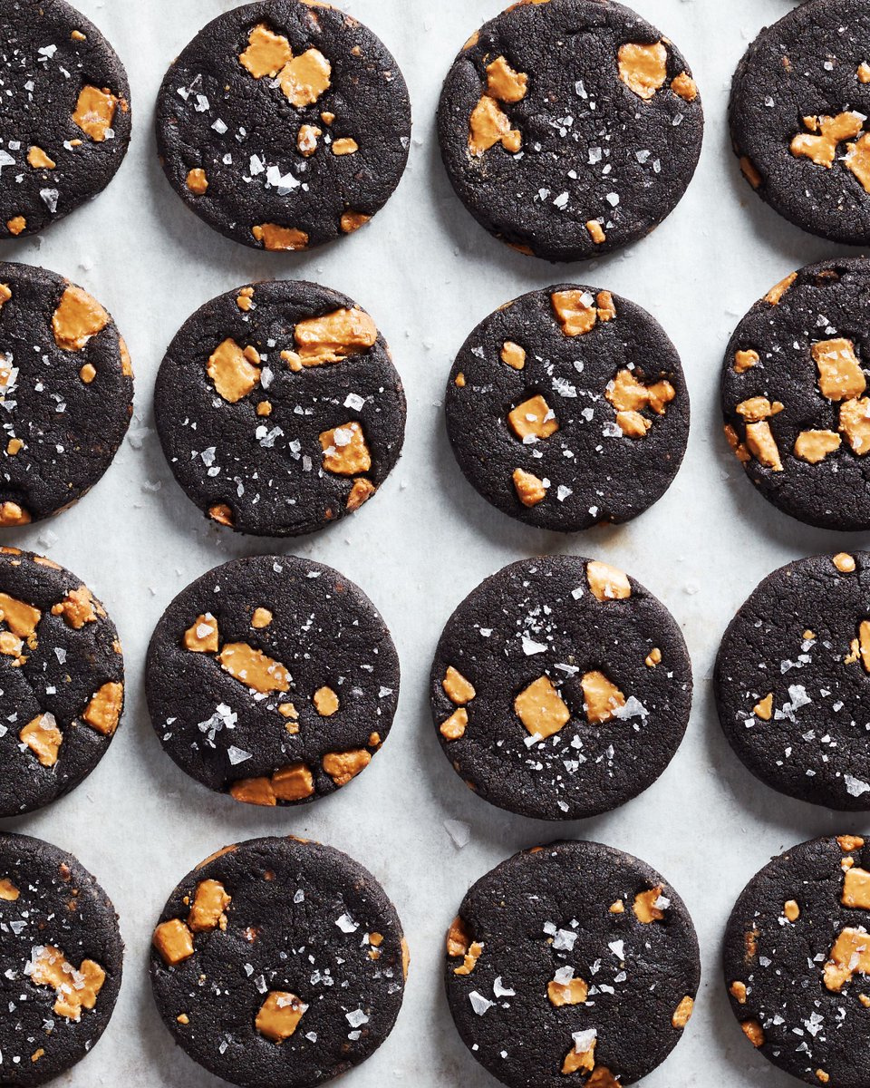 thekitchn's tweet photo. Easy, sweet and salty, and studded with caramelized white chocolate: These slice-and-bake salted cocoa shortbread cookies from @TheBoyWhoBakes will be your new favorite go-to: https://t.co/o9tyKCQLLx #quarantinecookies https://t.co/YC47Yo9x9G