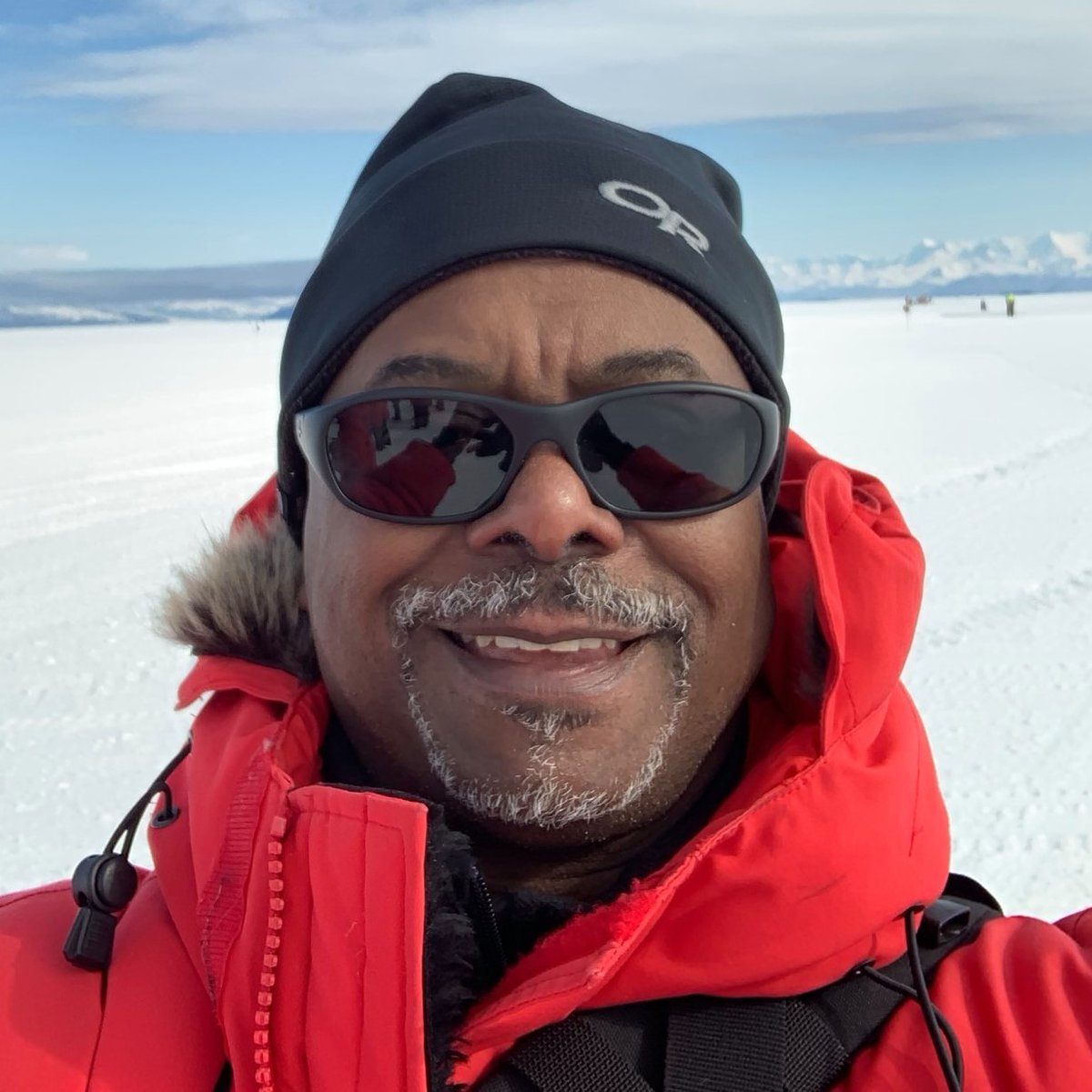 Scripps_Ocean's tweet photo. Steve Diggs is a data manager at Scripps who works on oceanographic programs including Argo, @GOOSocean, @SOOSocean, the @ISC (for Earth science and data science training), and @ESIPfed. He started out as a civilian naval systems engineer. #BlackinMarineScience https://t.co/IW5uiMdz6c