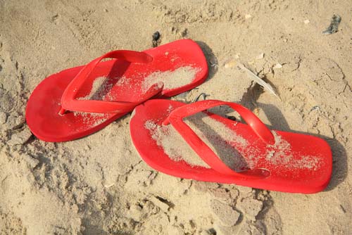 Flip Flops are dangerous dld.bz/d9DqQ #backpain #neckpain #pain #Shoes