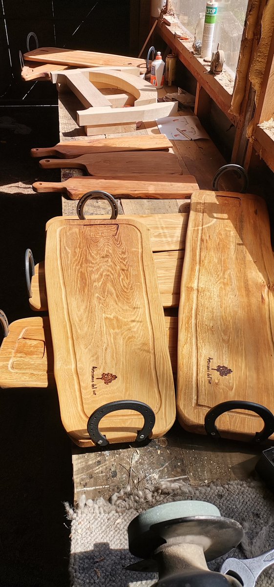 Pablo42305109's tweet photo. Gente me ayudan a compartir mi trabajo vendo tablas para picoteos y asados, envíos todo chile.. Rt por favor 🙌🙌🙌 https://t.co/mgZZGqU4IS