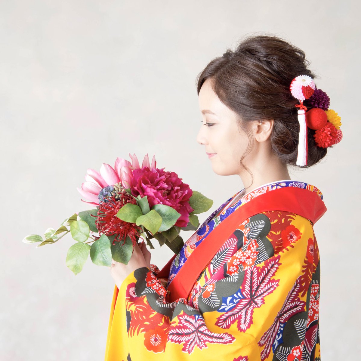 Hair Make Arai No Twitter 年内ご予約で最新の髪飾りレンタル無料 お好きなものお選び頂けます 成人式 卒業式 琉装 衣装レンタル 30 000円 出張着付け ヘアメイクも承ります お気軽にお問合せ下さい Hp T Co Oir6igbbfr 01 966 310