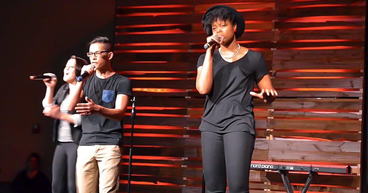 LaToriamusic's tweet photo. #TBT to performing with @brandon_arreaga and @haliearreaga crazy how time flies 😏

Thankful for the journey😍

#LaToriaMusic #grownwomanbars  #Chasinfreedom #reallife #CHH #thefutureisfemale #southerngal  #lifebars #teamnatural https://t.co/53xUb51u27