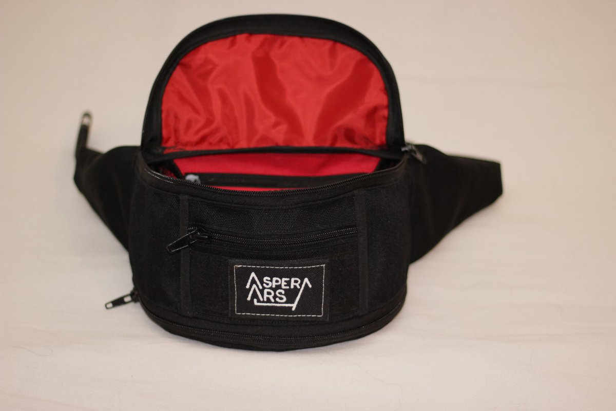 bad_immigrant's tweet photo. An anarchist friend of mine from #Belarus had to migrate to Poland some time ago. To support himself he is sewing by himself bags for revolutionary souls. Vegan and made by working class anarchist. #solidarity #anarchism #diy https://t.co/QjLqgu1ANu https://t.co/u3bCqN0Ea1