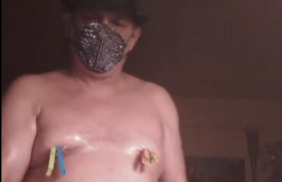 Robchampagne69's tweet photo. mandate nipple clamps https://t.co/7WcXj7g4e1