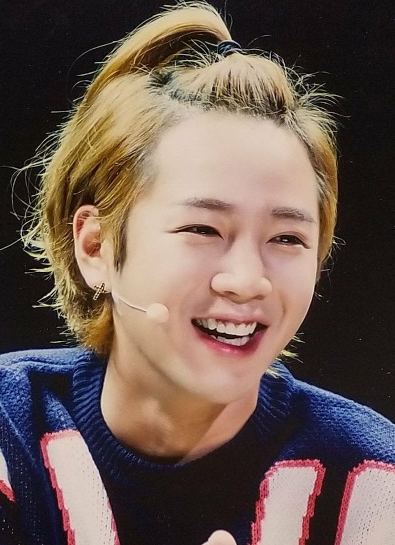 ℰ𝓂ℴ𝓉𝒾ℴ𝓃 Yoko장근석 Zikzin 12 4のひめくりのアップルヘアーに寄せて チャン グンソクline 13 12 1 何年ぶりにリンゴヘアスタイルやってみた もう二度としな 27歳にあのヘアスタイルすることなの T Co W7cek6ftpj きれいな男