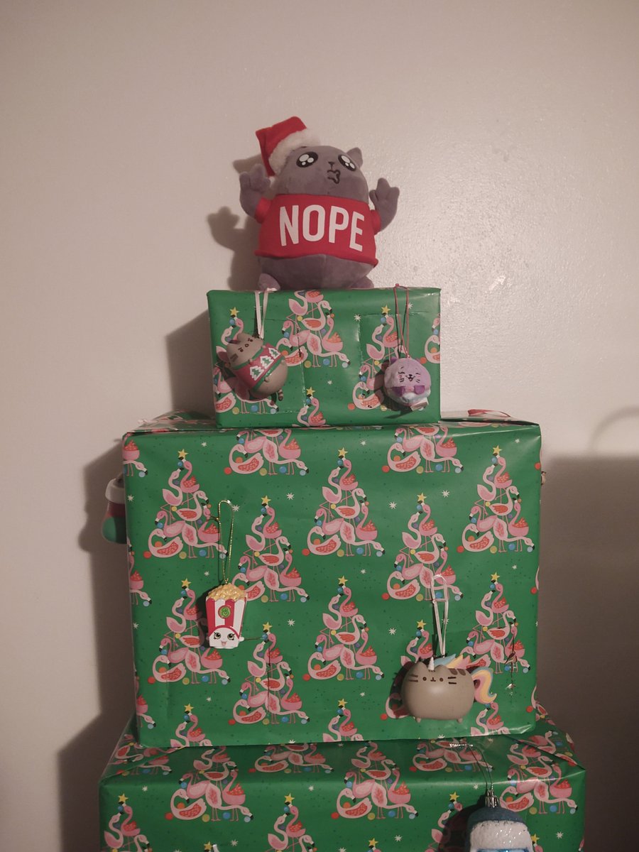 BattiestGrrl's tweet photo. The most 2020 Christmas tree.
@gameofkittens @Oatmeal #Nope https://t.co/zQ6I8lDDKF