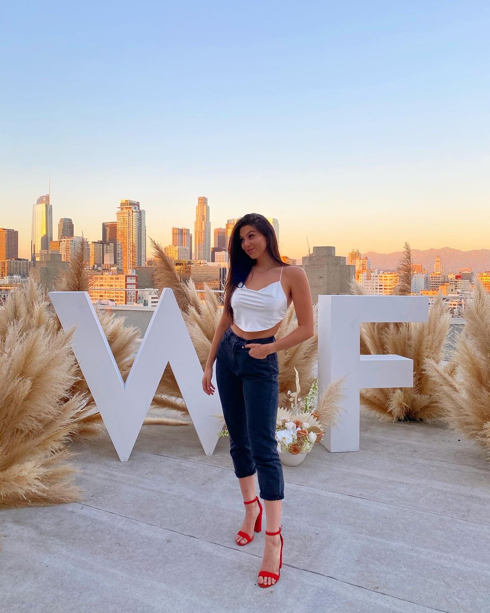 kirakosarin's tweet photo. Did indeed wear the shoes thank u for your deeply insightful commentary 👠 https://t.co/OKOhMqg8Cx