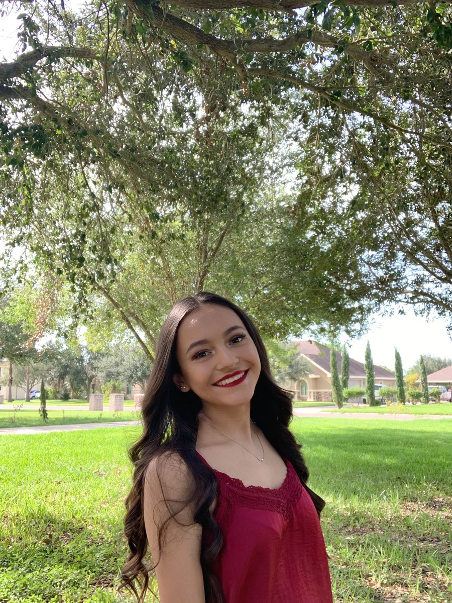 d_ettes's tweet photo. Happy birthday to Sophomore Lilianna Garza ❤️ https://t.co/8SpdnGJOy7