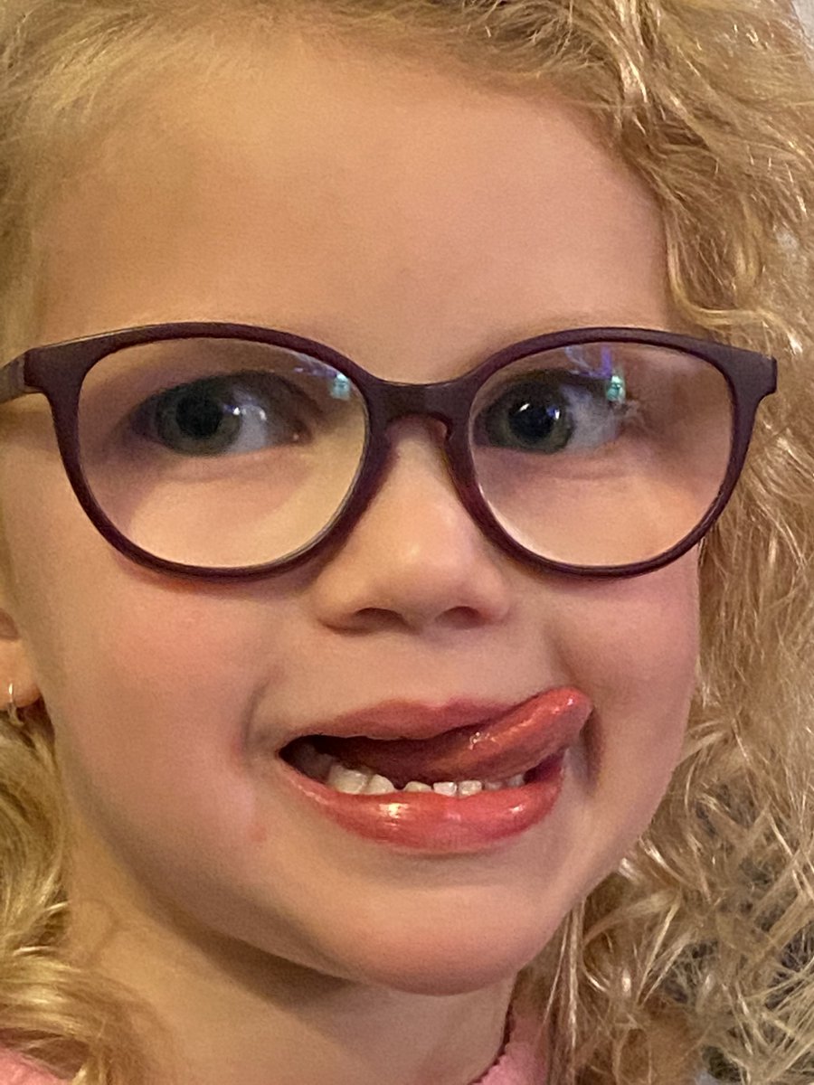 DevonBrown23's tweet photo. #douglasyouneedglasses https://t.co/adkef916a7