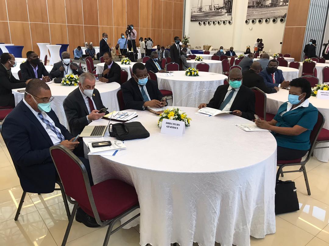 AchivNasyonal's tweet photo. Le Directeur Général accompagné de six cadres techniques des #ANH ont pris part ce jeudi 03 Décembre 2020, au Forum Sur la Transformation Numérique des Services Publics qui a pour objectif... https://t.co/fouioyIX18

Unité de Communication https://t.co/tgTAlqyxDP