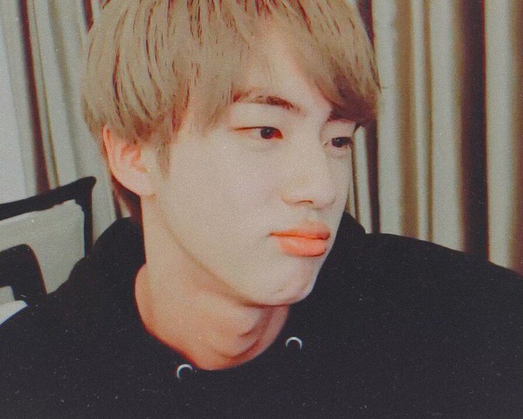 jiinelyn_'s tweet photo. Feliz cumpleaños al talentoso y precioso ser humano que nos ha enseñado a amarnos a nosotros mismos, feliz cumpleaños #JIN 🐹 #HappyBirthdayJin #BrightestDiamondJin #AbyssByJin #OurMoonJinDay #LePetitPrinceJin https://t.co/quqbZWZJSr