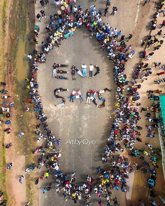 jbmillenial's tweet photo. Online protesters you have only one job, retweet aggressively....... just retweet, keep retweeting #EndSARS https://t.co/FXZIhLowHd
