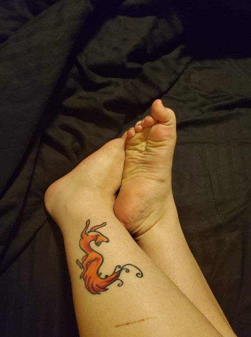 Bedtime 🌙 but here's some feet my lovelies 😘 💕 👣💤 #bedtime #goodnight #loveyouguys #GoodNightEveryone<a href="/tag/goodnight"class="tags"><span>#goodnight</span></a><a href="/tag/footfetish"class="tags"><span>#footfetish</span></a><a href="/tag/bedtime"class="tags"><span>#bedtime</span></a><a href="/tag/loveyouguys"class="tags"><span>#loveyouguys</span></a><a href="/tag/goodnighteveryone"class="tags"><span>#goodnighteveryone</span></a>