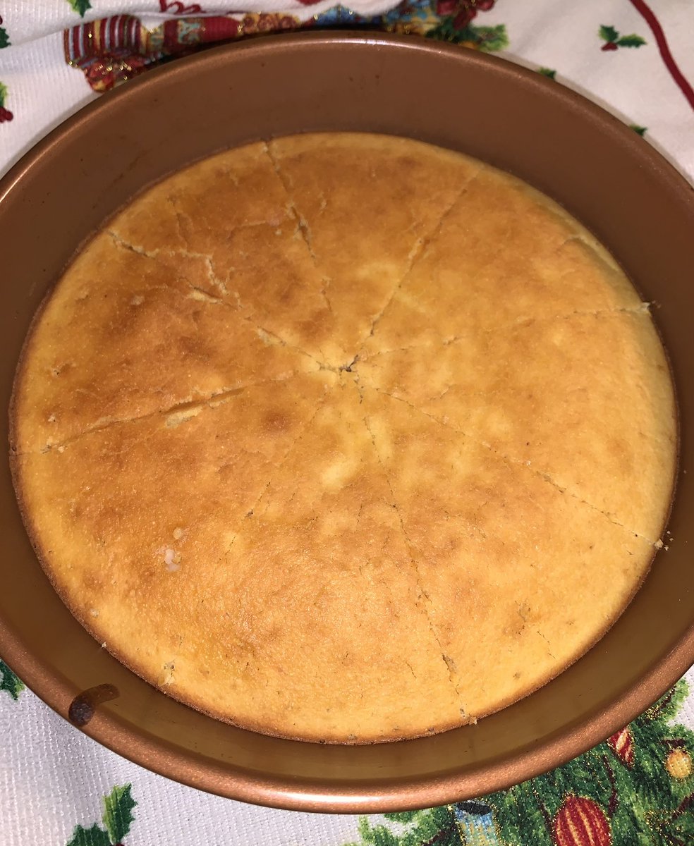 TheeFashionDesigner 🪡 (@_blvssom) on Twitter photo 2020-12-04 02:36:43 I made my own style cornbread tonight 😋😋 I made my own style cornbread tonight 😋😋