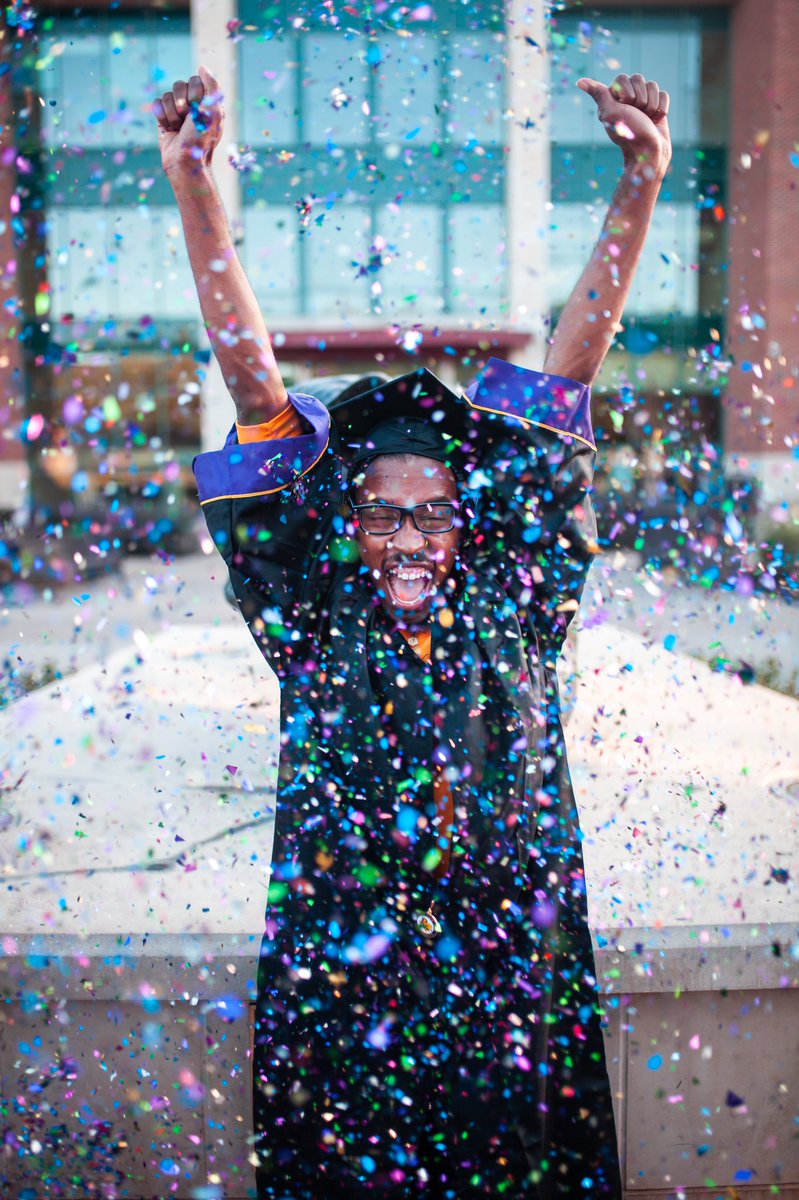 juannn_me's tweet image. “JeJuan, They’re ready for you on stage!”

B.A. Mass Communications 🗣
Minor in Music 🎼
Charles Gilpin Player ‘19 🎭
Forever Reality Productions  🎬

Dear Prairie Vieww, our song to thee we raiisse 🎶 

8 more days till graduation 👨🏾‍🎓‼️ #PV20
@VoceProduction 📸💪🏾
👕👖@hannuhnell