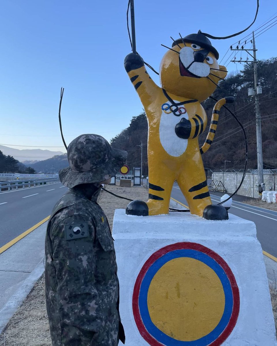 hashtagblockb's tweet photo. 진짜로 .....시간 많이 지났잖아  ...
너무 보고싶고 .... 괜히 이렇게 보니까 울컥하고 .... https://t.co/VAC1MCXJPC