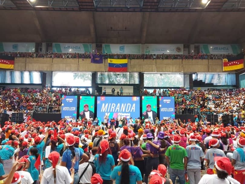 Galindez_vzla's tweet photo. Extraordinario cierre de campaña en nuestro estado Miranda. ✊🏼
 ¡Viva Miranda! ✊🏼
@HectoRodriguez 
@NicolasMaduro https://t.co/uuvHZALTk8
