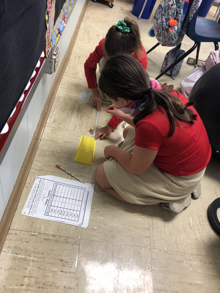 BourgElementary's tweet photo. Today, 4th graders in Mrs. Triche’s class investigated what happens when objects collide. 
#wherelittlelionsroar
#differencemakers 
#FOSS #tpsdpride https://t.co/ervrGxrf1a
