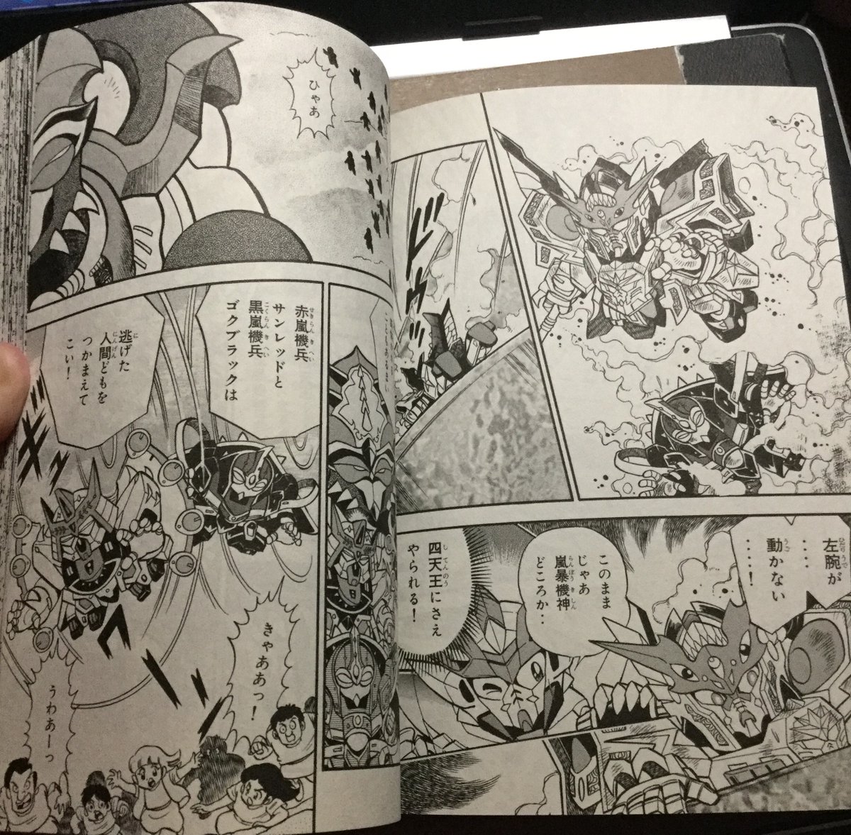 Just as Zero tries to do something about it, Zanscare's Four Heavenly Kings engage him. This is comical because they just keep attacking each other as they attack Mars Dragoon, with the Illusion Emperor needing to give them direct orders to stop.