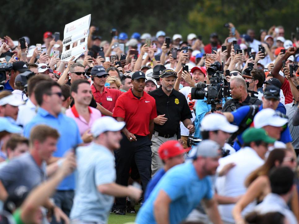 JizzLaneMaxwel's tweet photo. @stoolsalesguy This is like the patrons running up 18 behind Tiger when he’s about to win his last Masters https://t.co/haaFfEOnTA