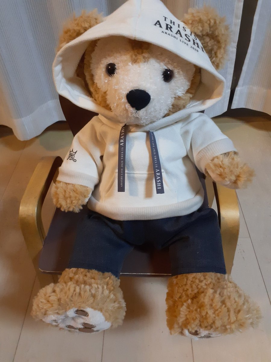 Koro This Is 嵐 Liveグッズのパーカー ダッフィーちゃん用に作ってみた ことろさん Cotoro Netの型紙を使わせていただいてます お友達 の古着のパーカーとスパッツをお預かりして リメイクしてプレゼント 大晦日まで毎日嵐を感じて 笑って泣い