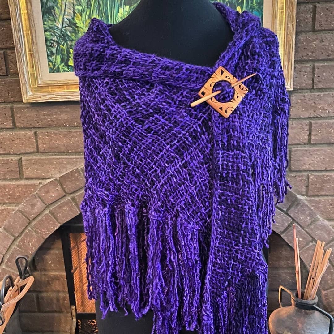 Mother and daughter duo, Estela and Nelida Moll pair up to bring you Art by Yuli, one of a kind wraps and shawls made of soft and beautifully dyed Argentine yarn. They bring the color of their Argentinean heritage to their craft. Lovely!
Artbyyuli.com

#tcgmakers