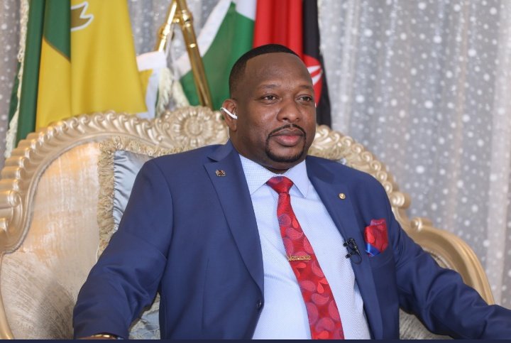 Muse_inTheSky's tweet photo. @Woka_flaka This man has been really good to Nairobians. Who goes out of their way to cushion his people? Mike Mbuvi. #Justice4Sonko https://t.co/ZJqEBTqVVu