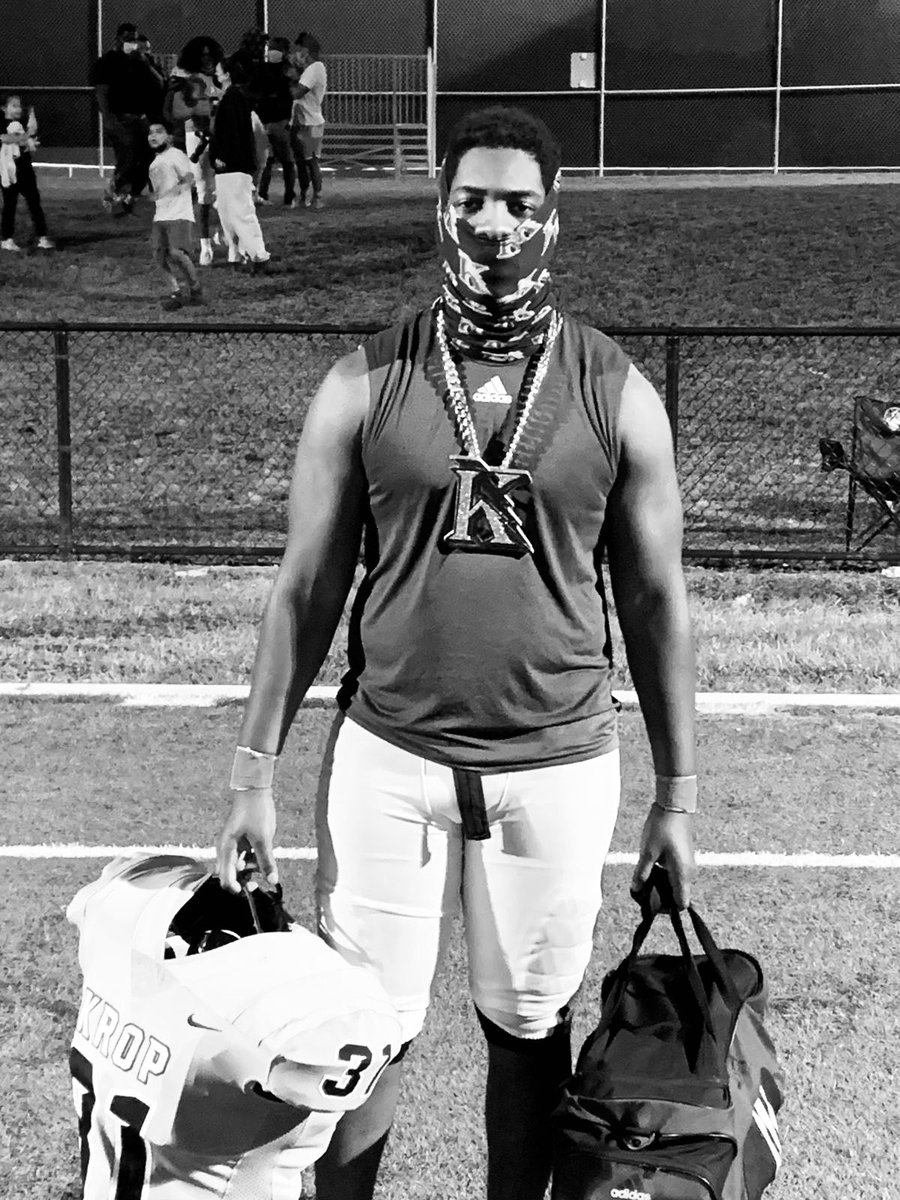 Sinister_Pierre's tweet photo. Had a good game......on to the next💜⚡️
@KropFBTwitr
@Coach_2CAP
@Rick_The_Boss 
@FIUFootball
@coachlu102102
@TheCribSouthFLA
@FHSAA
@JerryRecruiting
@FlaHSFootball 
@larryblustein
@FLgridironpreps     @fanit_now https://t.co/75YivS64XN