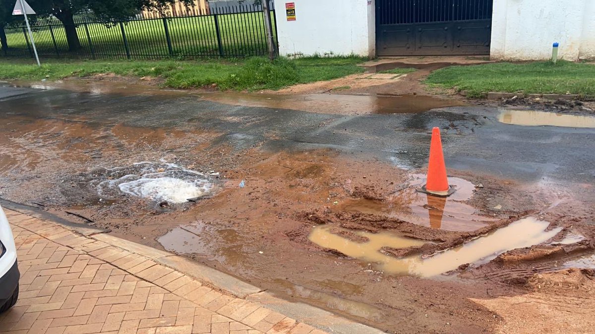 Ryan dittmann (@ryan_ditt) on Twitter photo <a href="/JHBWater/">Johannesburg Water</a> <a href="/CityofJoburgZA/">City of Joburg</a> burst pipe outside 28 Dorset rd. This pipe seems to burst every 6weeks. 1000’s of liters of water wasting away. <a href="/Kirst_mary/">Kirsten Harris</a> <a href="/JHBWater/">Johannesburg Water</a> <a href="/CityofJoburgZA/">City of Joburg</a> burst pipe outside 28 Dorset rd. This pipe seems to burst every 6weeks. 1000’s of liters of water wasting away. <a href="/Kirst_mary/">Kirsten Harris</a>