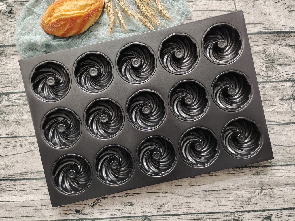 Xinhua1978's tweet photo. Customized 15 cups hollow spiral-shaped baking tray.โผ๏ธโผ๏ธโผ๏ธ
Our factory provide customized service. We can design according to customer special needs. Such as Shape, Size, Logo, etc. #cake #cakes #newdesign #design #minicakes #bakeware #baking #bakery #cakelines #manufacturers https://t.co/GswVEq51aX