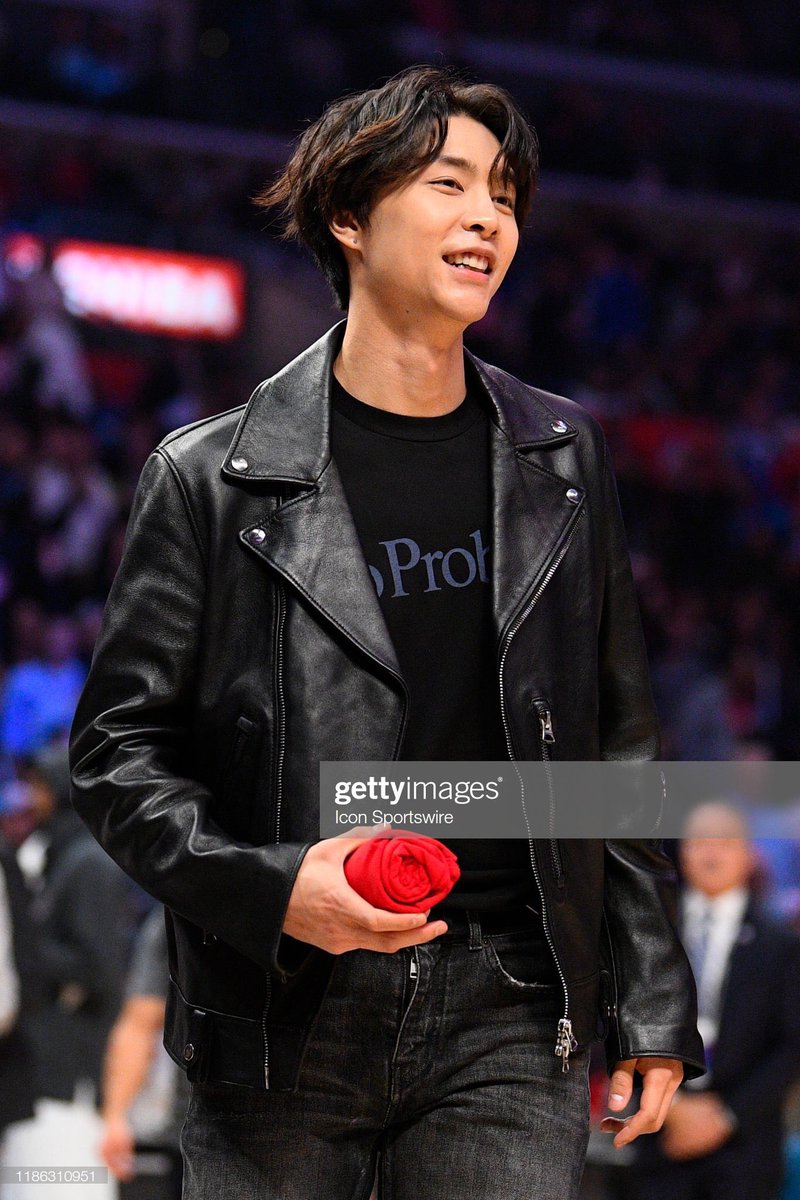 johnnyxjaehyun's tweet photo. อั้ยยยยยยย ลุคไปดูบาส NBA ก้อคืออยากกัดลิ้นตายยยยย เท่ห์เหลือเกินเวลากลับประเทศบ้านเกิดเนี่ยๆๆๆ ;;;;-;;;; https://t.co/RaOZahzYl6
