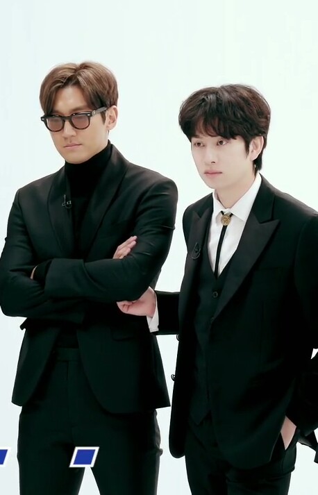 LindaChrst's tweet photo. SICHUL 💕 #SIWON #최시원 #시원 #Heechul #SiChul https://t.co/11D3BSlyPr