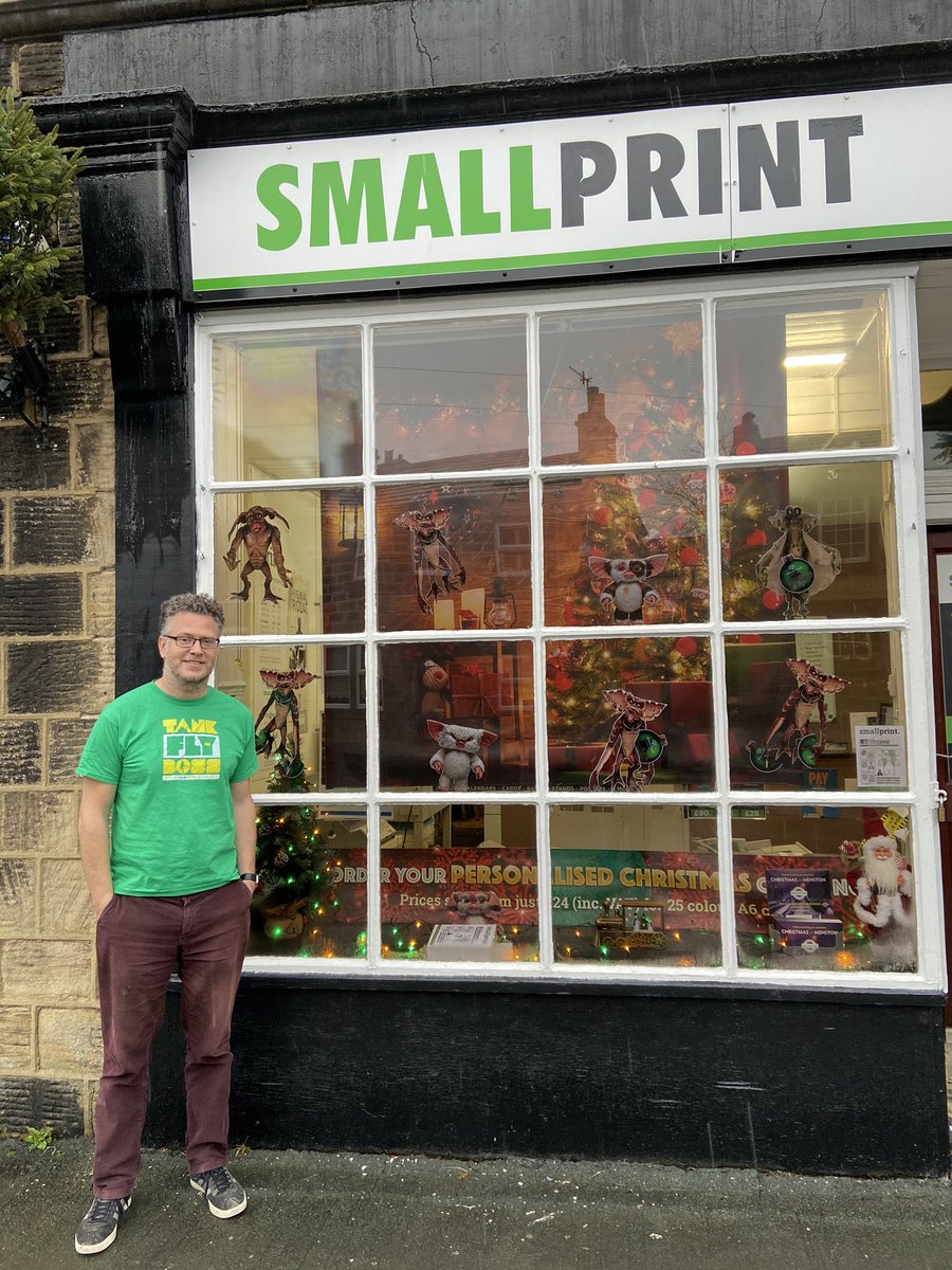 Award for best #Christmas shop front has to go to @JustinLeeming and his gremlins! ‘don’t give him any water...not even to drink’ #shoplocal #gizmo