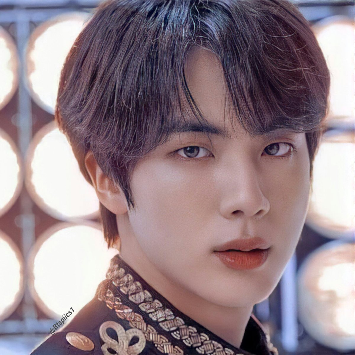 btspiics1's tweet photo. • Happy birthday Our Prince Seokjin 🎉 🤍

#OurMoonJinDay #HappyBirthdayJin https://t.co/kk43nIqPhW
