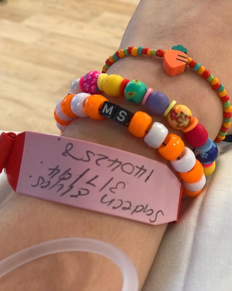 SadeenElyas's tweet image. My first #Ocrevus treatment for #MultipleSclerosis. 💉My name is Sadeen; I’m a pianist🎹 chef👩🏻‍🍳 PhD student📚 and I have lifelong friend called #MS that gives me special white sparkles in my brain and spinal cord. Thank you @MSTrust for looking after me.💖💖✨✨🌟🌟🧠🧠🎗🎗🧡🧡