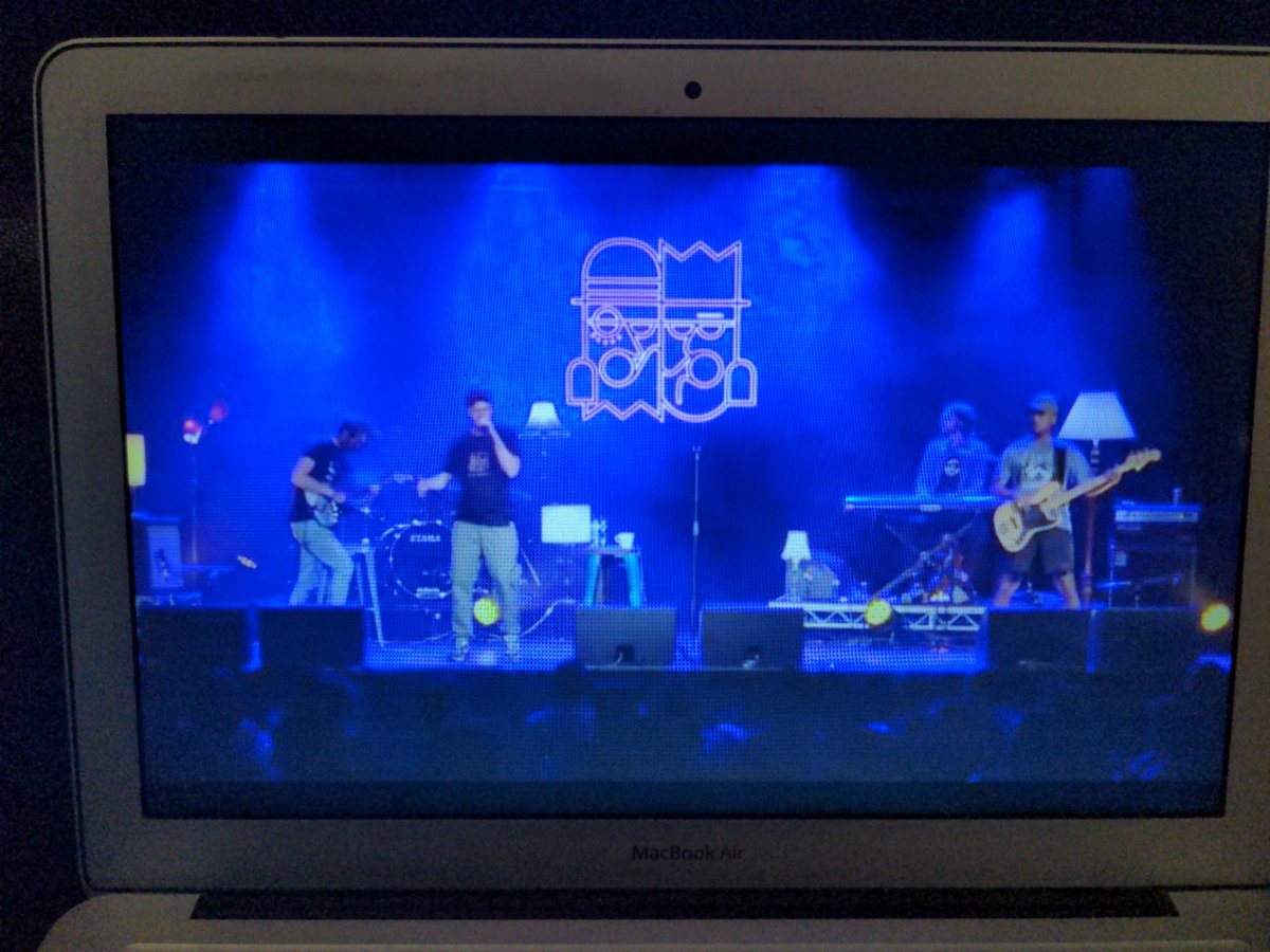 Streaming live right now <a href="/horrorshowcrew/">Horrorshow</a> on twitch.tv/insidesets