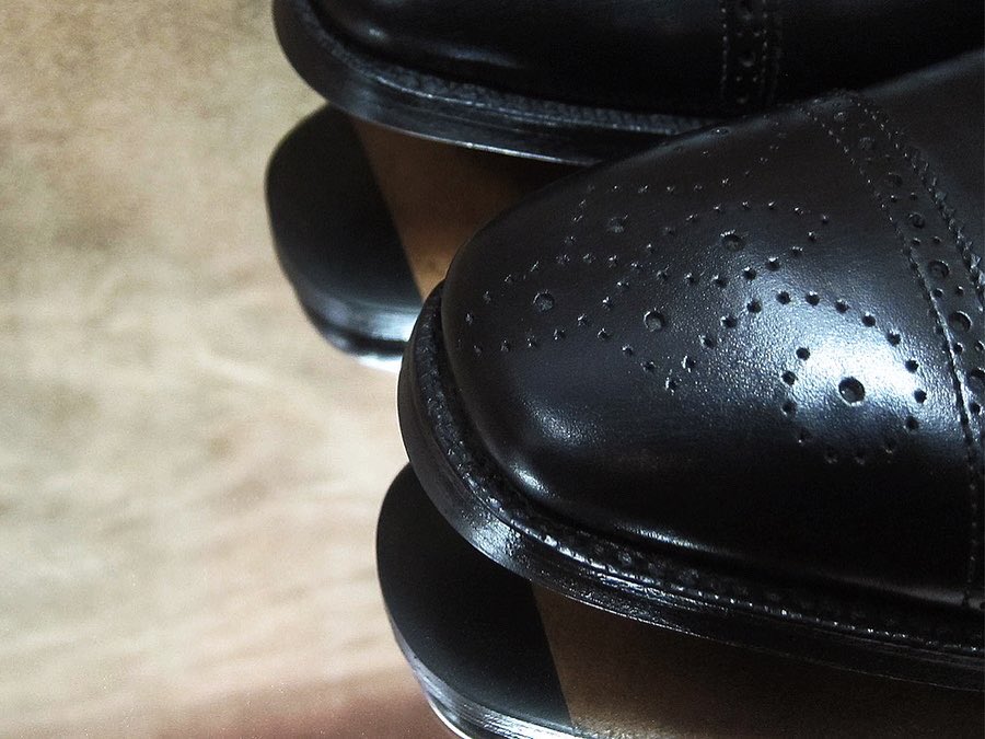 Shoe Repair Roost Pa Twitter トゥモローランド別注のチーニー セミブローグ つま先をラバーで修理です ちょっとしたお知らせをブログに載せてます ブログも更新 T Co Kev6m5xatw 靴修理 名古屋 本山 Roost Cheaney つま先修理 T Co