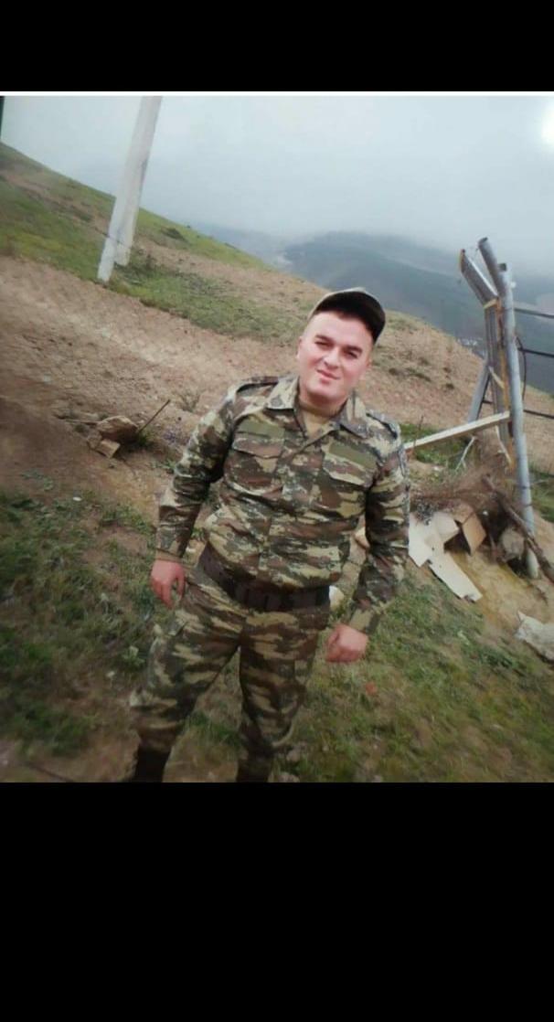 Ağakişiyev İlkin Elxan oğlu. 1995ci ildə Mingəçevir şəhərində anadan olub. 29.11.2020 tarixində Suqovuşan qəsəbəsində gedən döyüşlərdə Şəhid olmuşdur.
#VictoriousAzerbaijaniHeroes
#SƏHİDÖLMƏZ