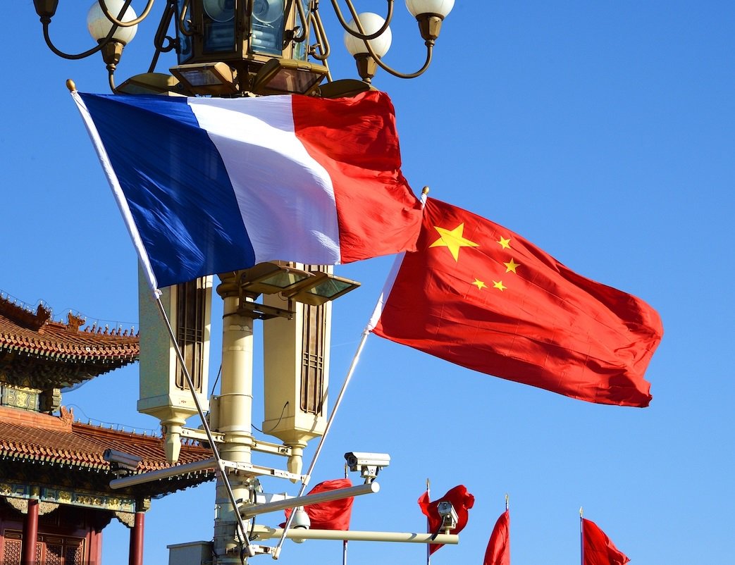PDChina's tweet image. President Xi Jinping on Friday extended deep condolences to French President Emmanuel Macron over the passing of the country&apos;s former President Valery Giscard d&apos;Estaing.