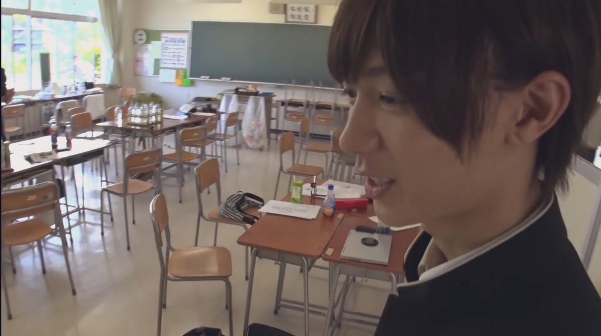 ぺぺ 君がくれた ありふれた この気持ち 止まらずに 今も 愛し続けてきた 君の声 上手くいかない いっそ Crazy 君の体温 感じる時も すぐ 夢ならばいい そのままでいい 離さない 逃がさない 全て終わり迎えたい 追いかけている 君の姿 愛してるよ Crazy