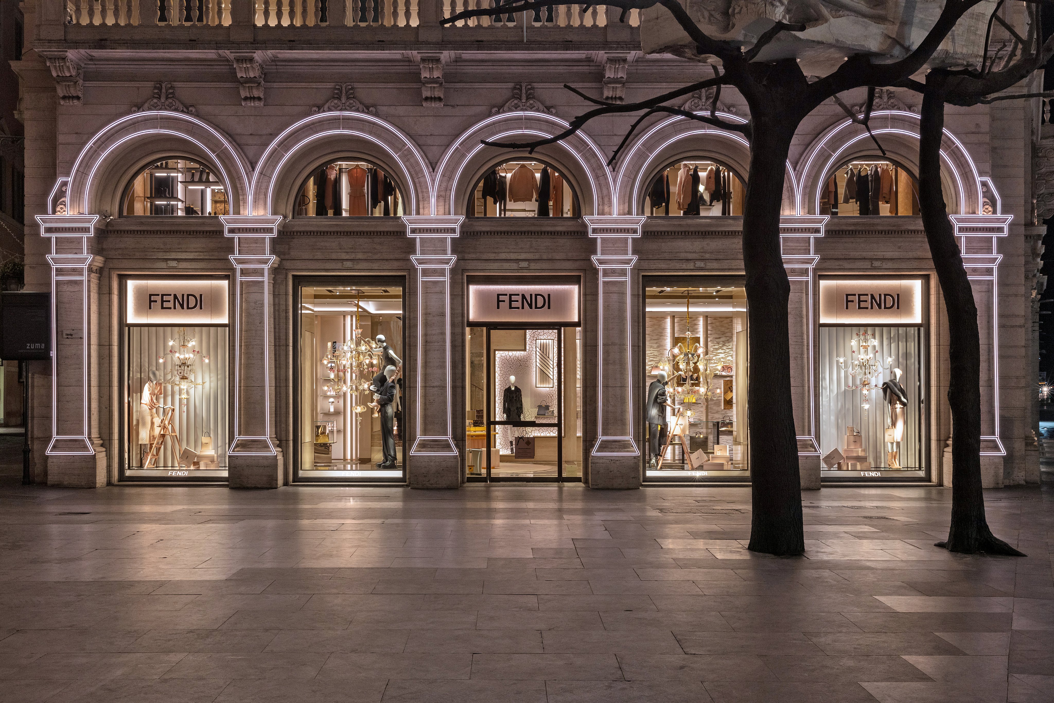 Fendi on X: The holiday spirit is in the air. We're thrilled to reveal the  festive façade of the #Fendi flagship boutique in Rome's Largo Goldoni.  #FendiHoliday #FendiGifts  / X