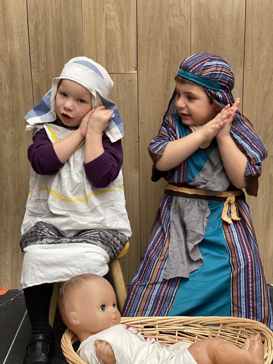 HPA_Philip_Lane's tweet image. Reception have started their dress rehearsal for our ‘virtual’ nativity. They sang beautifully and are ready to be filmed!! Who’s excited!? 👼 🌲 #HPAPL ⁦@HarrisFed⁩