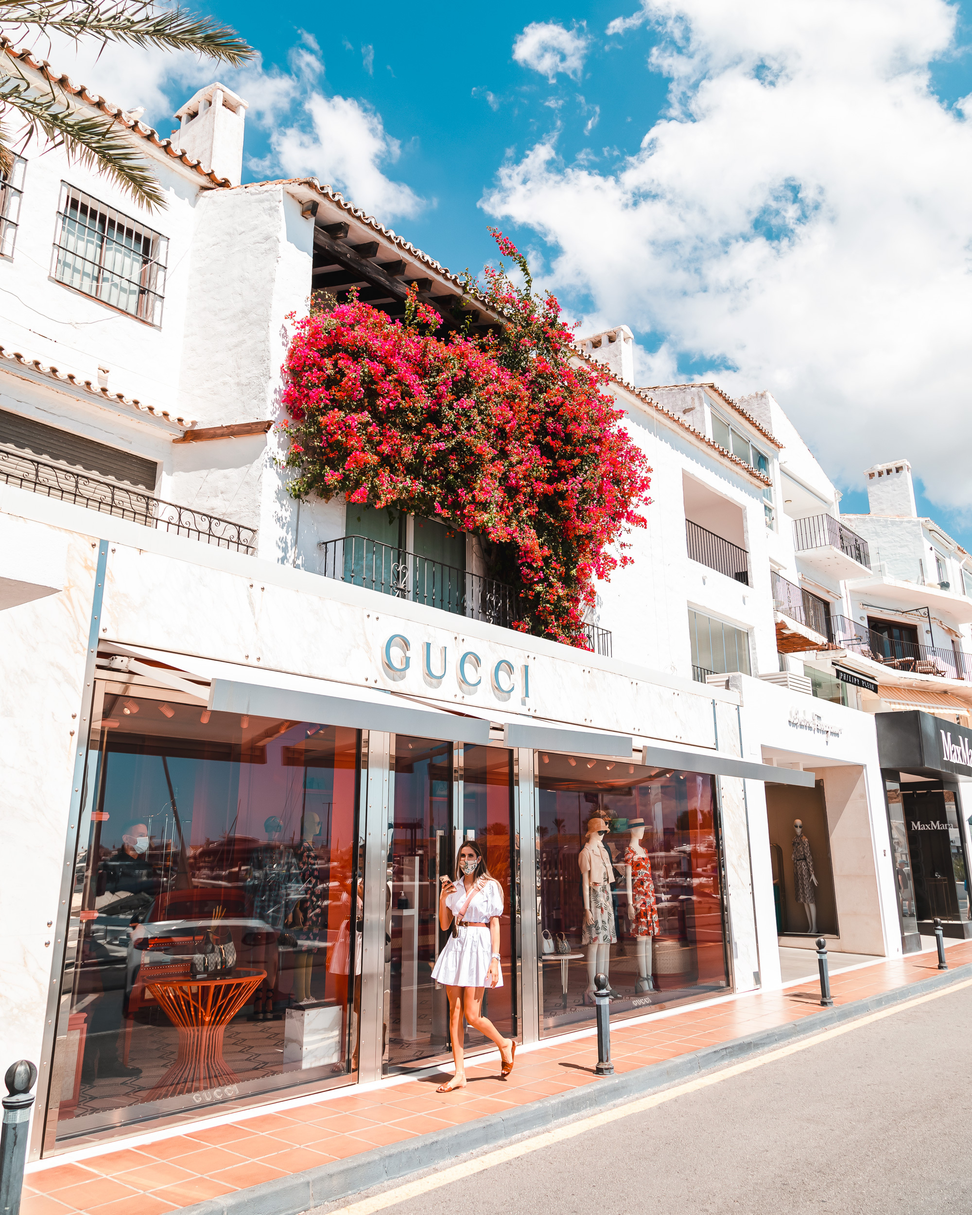 MARBELLA TURISMO on "Detail of of the amazing stores in Puerto Banús ✨ with 🌞 to show your passion for the Costa del Sol. #Marbella #MarbellaTurismo #MarbellaTuDestino365 #CostadelSol #Andalusia #