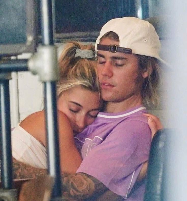 Dharmaconstanza's tweet photo. This picture show all the love that they have, #haileybieber , you’re so beautiful and strong, in this world there are many bad and envious people, and send those stupid comments to hell. @justinbieber #WeLoveYouHailey #RespectHaileyBieber #RespectJustin ❤️❤️❤️❤️❤️ https://t.co/Tr0s551HSH